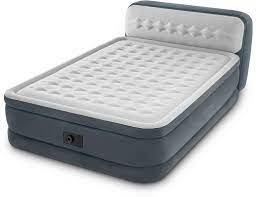 Ein luftbett mit integrierter pumpe bringt allerdings den entscheidenden nachteil mit sich, dass entweder batterien erforderlich sind oder sie das luftbett selbstaufblasbar nur. Intex Durabeam Ultra Plush Queen Doppel Luftbett Mit Pumpe 152x236x86cm Bei Camping Wagner Campingzubehor