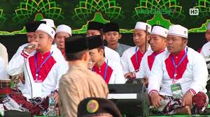 Guz azmi vokalis grup nasyid atau sholawat syubbanul muslimin. Lirik Laguku Mars Banser Gus Azmi Syubbanul Muslimin