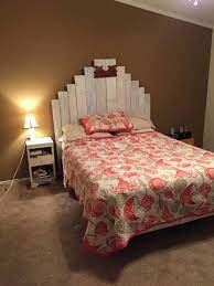 Made From My Stone Mason Brother In Law S Pallets Broken Down And Repurposed Into A Beach Chic Headboard Pallet Bed Headboard Pallet Beds Pallet Headboard