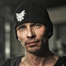 SOLVED by Steve Proud for 2 points R1 Picture Round Friends called Badger  In Blackadder Goes Forth, George had a friend called Badger who bought it  at the first Ypres, unfortunately. In