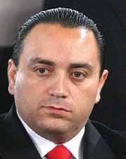 Le diagnostican cáncer a Lujambio