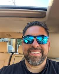 Oscar Buenrostro (@in_the_spirit_of_service) • Instagram photos and videos