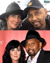 Aaron Neville & His Wife Sarah Ann Friedman Been Married 14 years.