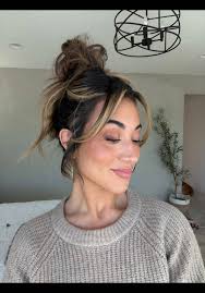 How to Create the Perfect Messy Bun: Step-by-Step Tutorial