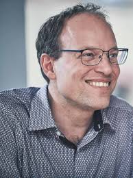 HOLZ EROBERT DEN HOCHBAU