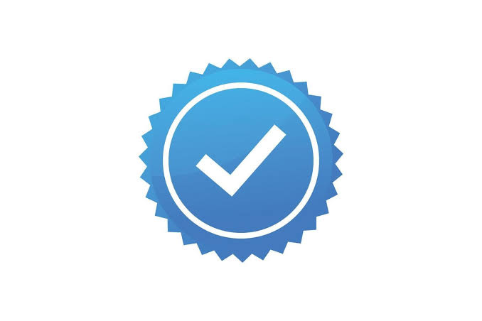 &iacute;cone de marca de sele&ccedil;&atilde;o azul. selo de perfil verificado. 16150326 Vetor no Vecteezy