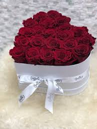 The most common heart shaped boxes material is wood & nut. Roses In A Box Nyc Preserved Roses That Last A Year Nyc Flower Hat Boxes Ny