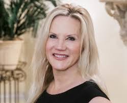 Karen Pope's Instagram, Twitter & Facebook