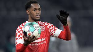 Born in brazil, he represents the russia national team. Mainzer Edimilson Fernandes Beendet Covid 19 Isolation Kicker