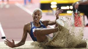 La hazaña de la atleta venezolana fue lograda en la pista cubierta del escenario gallur en madrid como récord mundial, lo que también le hizo ser reconocida como. Mundial De Atletismo Doha 2019 Yulimar Rojas Flirtea Con El Record Mundial Y Gana Su Segunda Corona En El Triple Marca Com