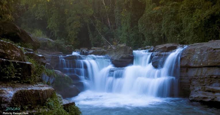 Nafakhum Waterfall