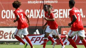 Detailed info include goals scored, top scorers, over 2.5, fts, btts, corners, clean sheets. Liga Revelacao Benfica Esteve A Vencer Por 2 0 Mas Perdeu No Ultimo Segundo Na Vila Das Aves Futebol Sapo Desporto