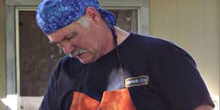 Artist offering found-art session in July