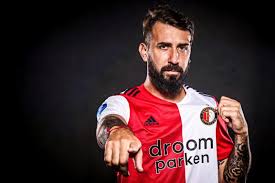Vinilos decorativo river plate oso lucas pratto campeon 2018. Feyenoord Spits Lucas Pratto Stelt Zich Voor De Beer Is Klaar Om Te Brullen Voetbal International