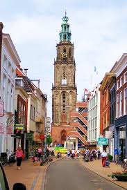 De Martinikerk Staat Op De Plek Waar Rond 800 N Chr Een Eerste Houten Kerkje Verrees De Basis Voor De Huidige Hallenkerk Werd Omstreeks Groningen Stad Toren