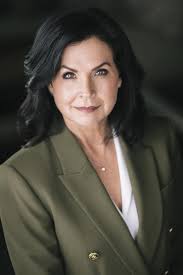 Did everyone enjoy the new Hallmark movie 'An Easter Bloom'? I'm watching  it now 🙂