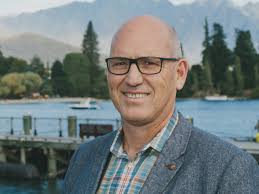 Lauder in early exit from Wayfare