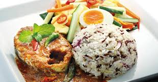 Sangat lembap, agak tidak selesa; Lokasi Tempat Makanan Menarik Di Kuala Terengganu Yanty Lee