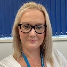 Lara thinks if she gets close enough to the screen she will be able to see  all the lovely HR Advisors who would love to apply for my vacancy.