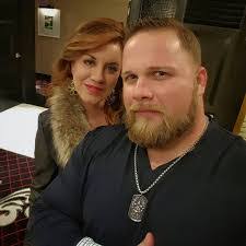 Jennifer Teeters's Instagram, Twitter & Facebook