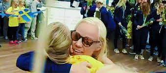 Caroline seger har både haft levenstad som lagkamrat och ledare. And It S A Beautiful Day Caroline Seger Reunited With Her Longtime