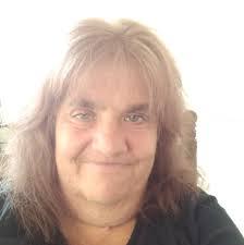 Are there any pros and cons of dehorning a goat with a castrating band￼