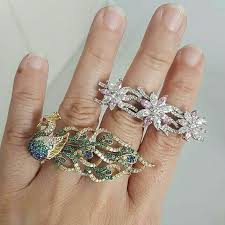 Itu sebabnya kamu harus melakukan survei harga emas per gram. Cincin Pria Liontin Bunga Lm99 Kecil Sedang Besar Cincin Emas Batu Permata Village