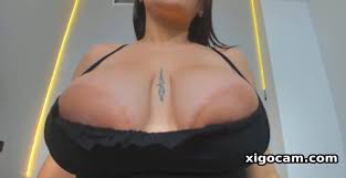 19 year old Colombian with gigantic areolas on cam |...