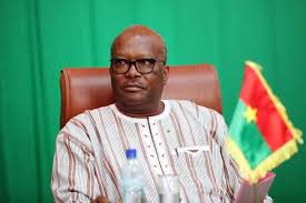 Selon le décret présidentiel parvenu à apa, le deuil national doit. Burkina Deuil National De 2 Jours Apres Le Massacre De 36 Civils Dans Une Attaque Terroriste Yeclo Com