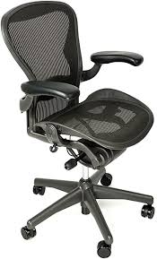 Made for the smart consumers that spend long hours being productive, if you have back issues then this chair is for you as well with an adjusting lumbar pad for extra back support you can't go wrong. Herman Miller Aeron Burostuhl Voll Belastet Mit Hartholzrollen Amazon De Kuche Haushalt