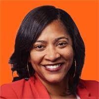 Sara Buchanan's Instagram, Twitter & Facebook