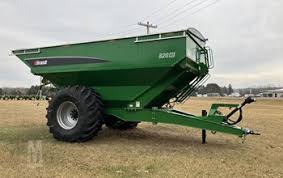 Brandt Contour Commander 32 Agricultural Machine