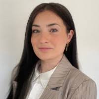 Madeleine Arndt's Instagram, Twitter & Facebook