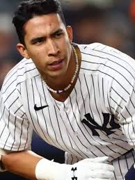 Oswaldo Cabrera is RED HOT🔥🔥🔥 ——————————— Follow @Fireside.Yankees for  more ELITE content 🔥🔥 #NYY #Yankees #RepBX #NewYorkYankees #BronxBombers  #NYYankees #MLB #Baseball