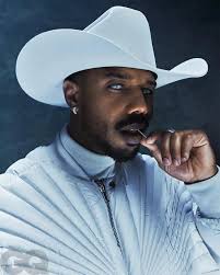 Michael B. Jordan luce para GQ Magazine.