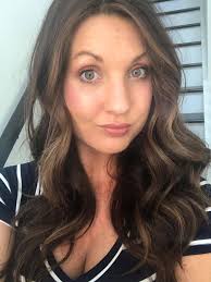 Fall makeup look for hazel eyes with nude cheeks