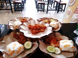 Simak ulasan harga ayam geprek bensu terlengkap berikut ini. Geprek Bensu Lamongan Makan Siaaang Di Geprek Bensu Lamongan Aja Mantap Pedes Dan Lezat Jalan Panglima Sudirman No 40 Lamongan Facebook