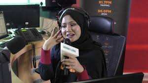 Penat Cik Piah Buktikan Dirinya Cik Piah Sebenar Pengalaman Rare Jadi Penyampai Radio Suria Fm Youtube