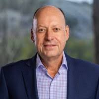 Correo electrónico y teléfono de Peter Barry