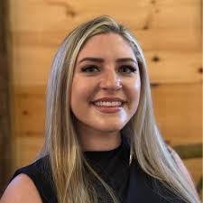 Sarah Koons's Instagram, Twitter & Facebook