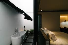 Lloyd's inn is a 34 room boutique hotel in somerset, a five minute walk away from singapore's famous orchard road shopping belt. Hotel Review Lloyd S Inn Singapore The Shutterwhale