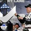 Nascar − folds of honor quiktrip 500. 1