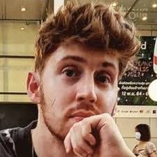 Travis Leon's Instagram, Twitter & Facebook