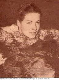 Annie Caron's Instagram, Twitter & Facebook