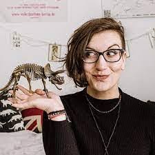 Darian Leenhouts's Instagram, Twitter & Facebook