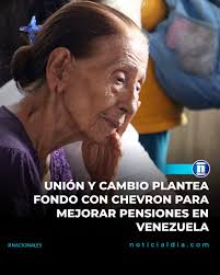 Luna Alicia Isabel es una niña agraciada, muy despierta, risueña, nada  esquiva, diríamos, muy "pilas" como llegan las nuevas generaciones hoy al  mundo. Tiene lo mejor que en un hogar, nunca debe