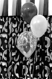 Gambar : hitam dan putih, perayaan, cinta, dekorasi, pola, satu warna,  pernikahan, mainan, bergembira, merayakan, gelas anggur, senang, balon,  pesta, peristiwa, ulang tahun, pengaturan, fotografi monokrom 3456x5184 - -  1394782 - Galeri Foto - PxHere