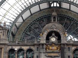 The main hall, pictured here, is often home to impromptu performances, concerts and flash mobs. Visit Antwerpen Opent Nieuw Bezoekerscentrum In Station Antwerpen Centraal N Va Stad Antwerpen