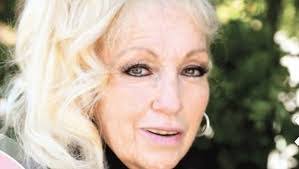 Sharon Ferro's Instagram, Twitter & Facebook