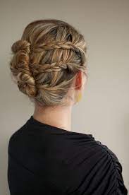 Interesting But Maybe Just One Braid Frisuren Geflochtene Frisuren Flechtfrisuren